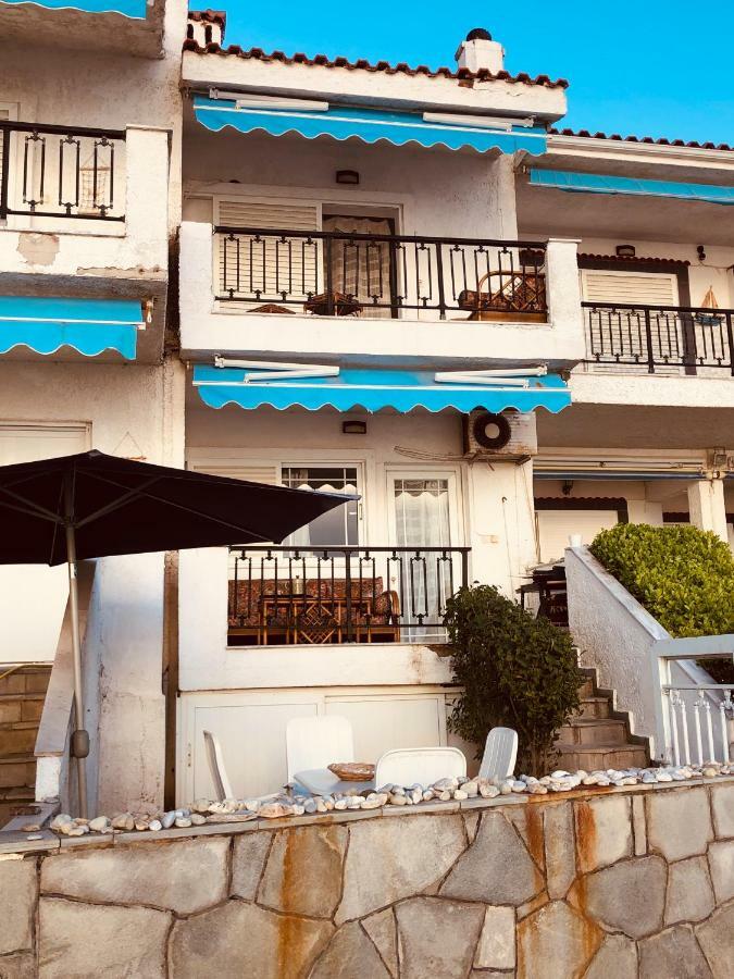 Seafront Maisonette In Фурка Экстерьер фото